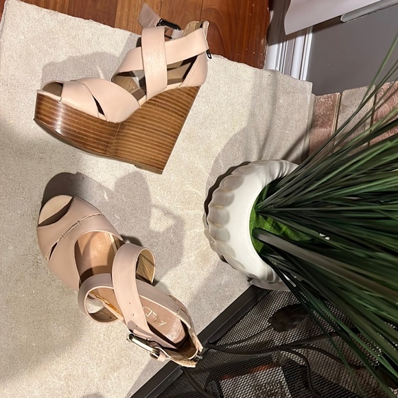 Like new - Picture 1 of 2